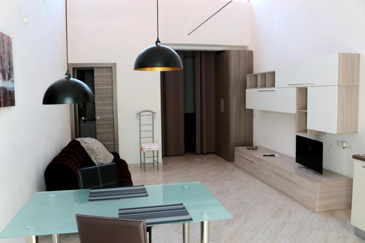 Paradeisos Residence Sas Somma Lombardo Luaran gambar