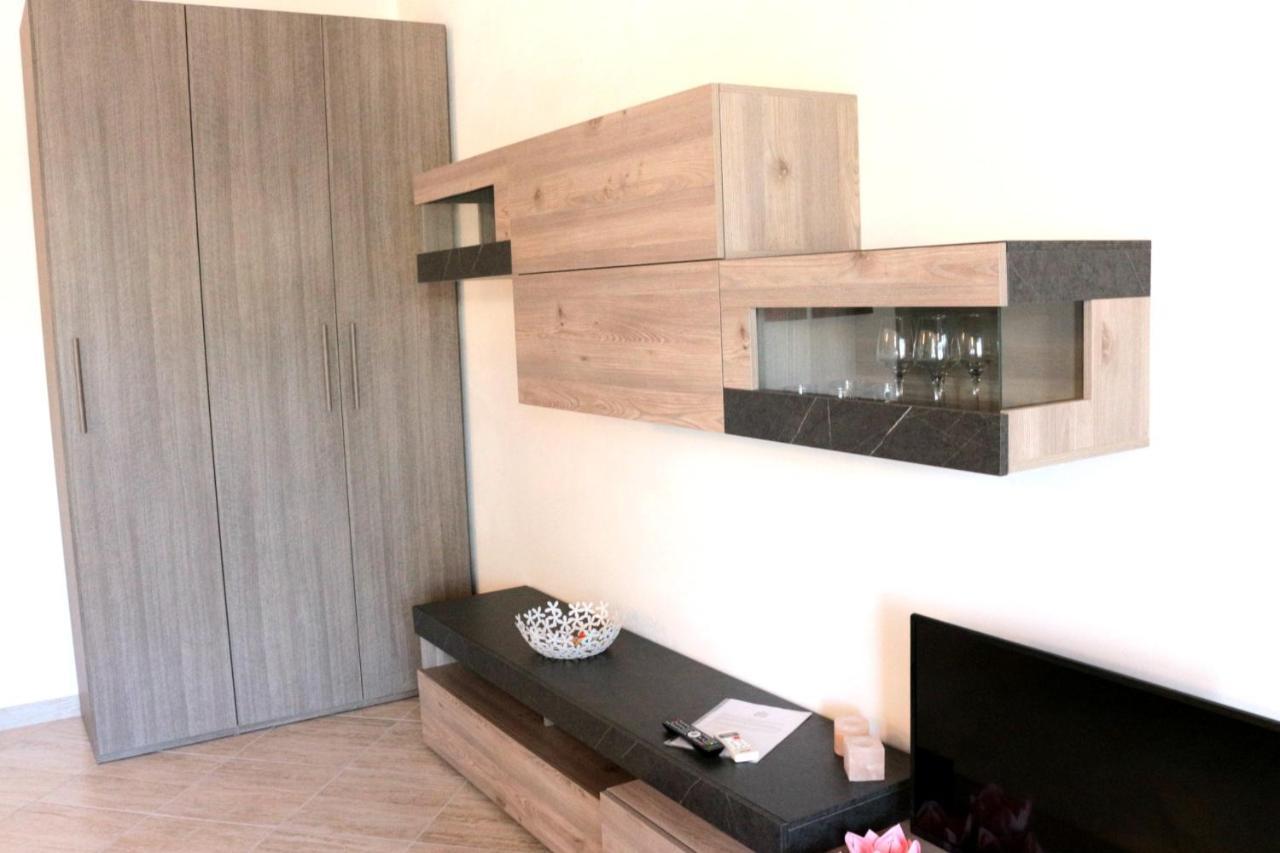 Paradeisos Residence Sas Somma Lombardo Luaran gambar
