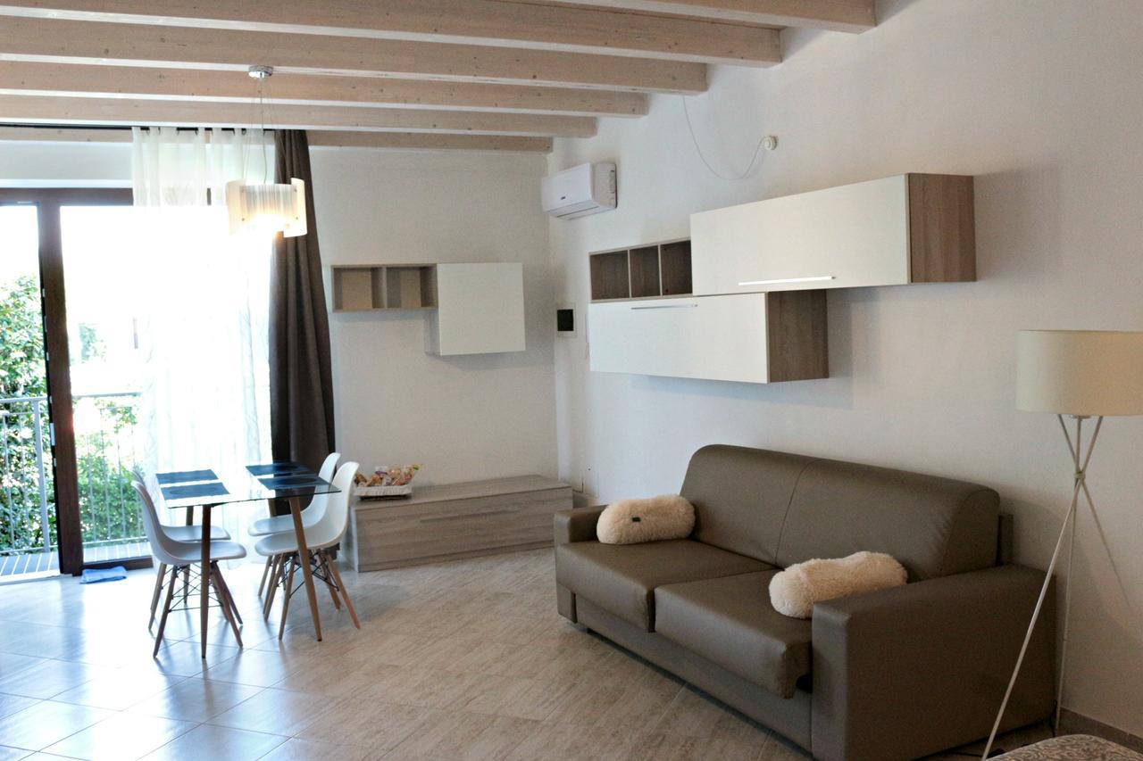 Paradeisos Residence Sas Somma Lombardo Luaran gambar